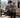 Persona usando un reloj Amazfit durante su rutina diaria